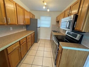 2151 Broom Ct in Port Charlotte, FL - Building Photo - Building Photo