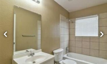 3327 Hanger Ave in Fort Worth, TX - Foto de edificio - Building Photo