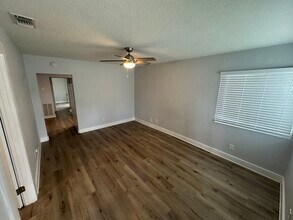 3124 San Jose Way in Sacramento, CA - Foto de edificio - Building Photo