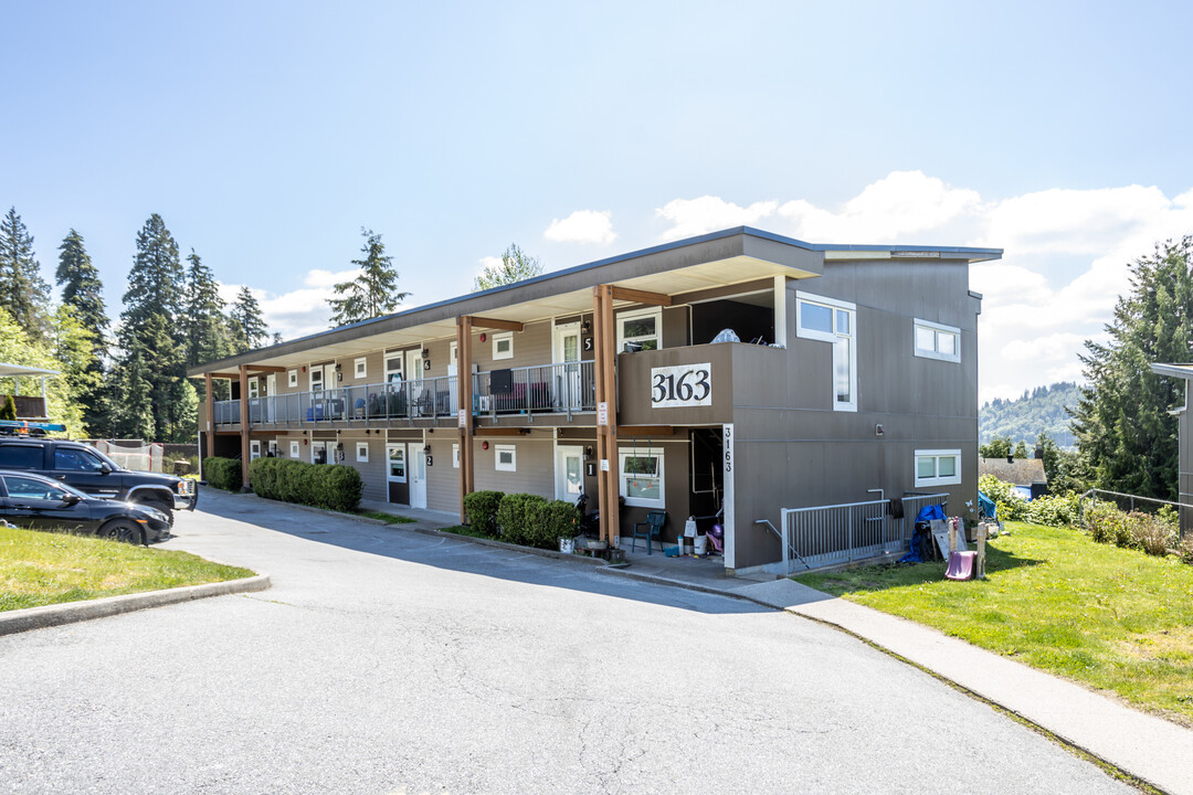 3161-3163 Spa-Ath Rd in North Vancouver, BC - Building Photo