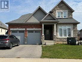 1180 Green Acres Dr in Fort Erie, ON - Building Photo