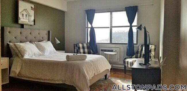 1110 Commonwealth Ave, Unit 609 in Boston, MA - Foto de edificio - Building Photo