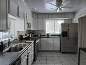 7014 N Kilbourn Ave in Lincolnwood, IL - Building Photo - Building Photo