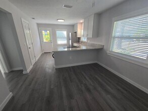 107 29th St in Holmes Beach, FL - Building Photo - Building Photo