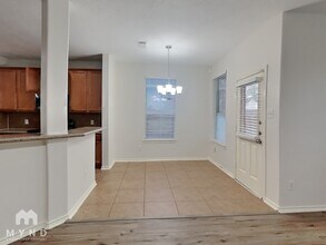 4914 Forest Hurst Dr in Spring, TX - Foto de edificio - Building Photo