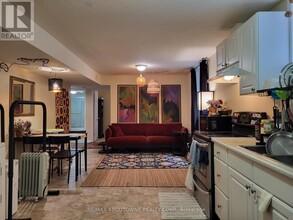 6 Zecca Dr in Guelph, ON - Building Photo - Building Photo