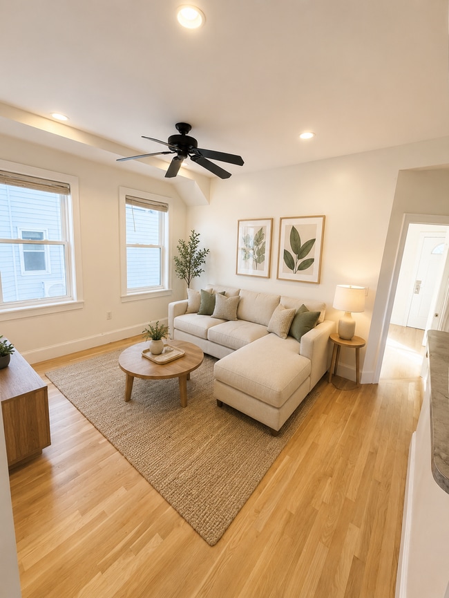 4-12 Humboldt Pl, Unit 8 - 3