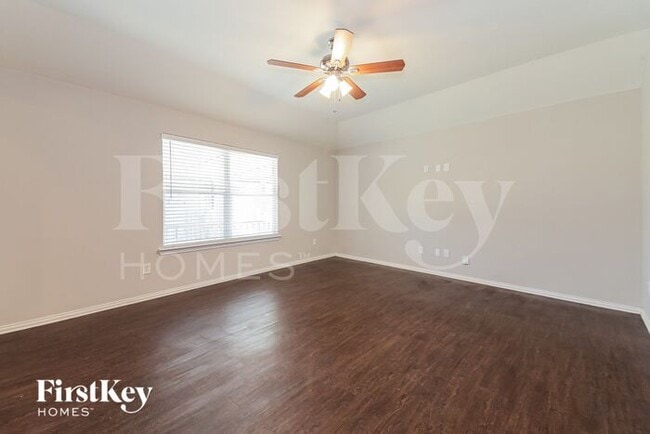 260 Meadowcrest Dr in Terrell, TX - Foto de edificio - Building Photo