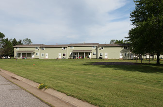 Superior Townhomes in Superior, WI - Foto de edificio - Building Photo