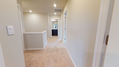 6517 Hornet Cir NE in Bremerton, WA - Building Photo - Building Photo