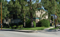 22734 8th St in Santa Clarita, CA - Foto de edificio - Building Photo