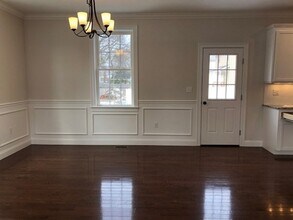51 Oak St in Needham, MA - Foto de edificio - Building Photo