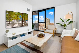 565 S Damen Ave in Chicago, IL - Building Photo