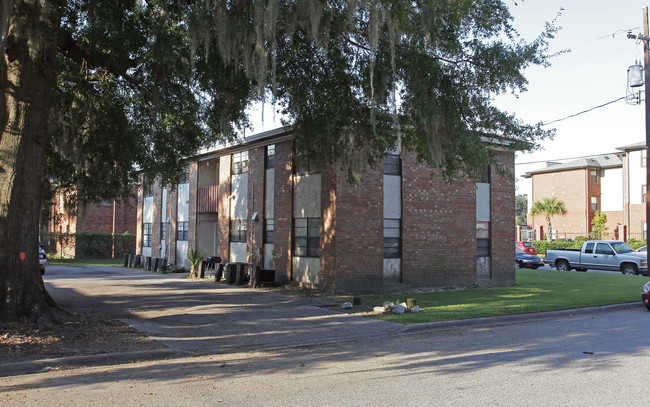 3202 Barnard St in Savannah, GA - Foto de edificio - Building Photo