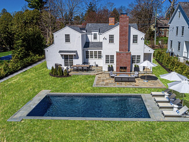 property at 64 Kings Hwy N