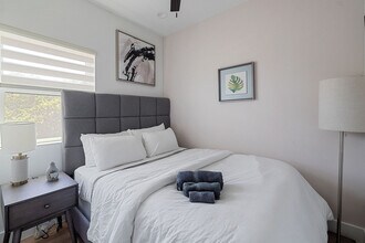 824 Sunset Ave in Dallas, TX - Building Photo - Building Photo