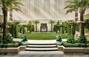Regency Parc in Coral Gables, FL - Building Photo - Building Photo