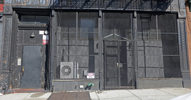 725 Union St in Brooklyn, NY - Foto de edificio - Building Photo