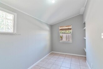 300 SW 14th Ct in Fort Lauderdale, FL - Building Photo - Building Photo