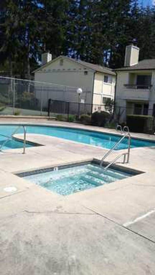 4709 176th St SW in Lynnwood, WA - Foto de edificio - Building Photo