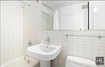 East 39th Street, Unit 24A in New York, NY - Foto de edificio - Building Photo