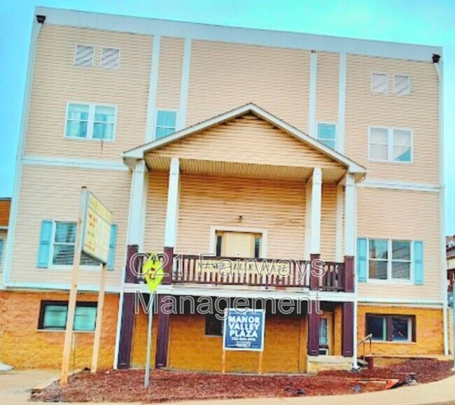 40 Race St in Manor, PA - Building Photo - Building Photo