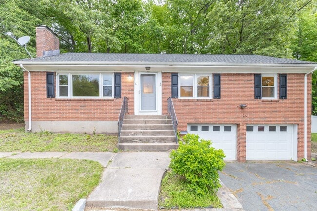 61 Teresa Rd in Manchester, CT - Building Photo - Building Photo