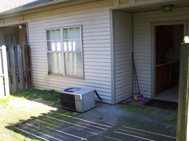 6911 Kings Crossing Way in Knoxville, TN - Building Photo - Building Photo