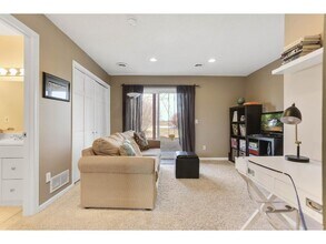 2059 Brittany Ct in Shakopee, MN - Building Photo - Building Photo