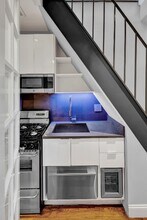 410 E 13th St in New York, NY - Building Photo - Building Photo