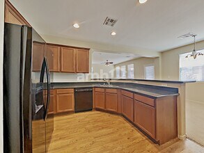 1052 Crescent Falls St in Henderson, NV - Building Photo - Building Photo