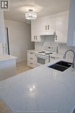 1066 Thurso Way in Windsor, ON - Building Photo - Building Photo