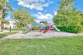 281 SE Kitching Cir in Stuart, FL - Building Photo - Building Photo