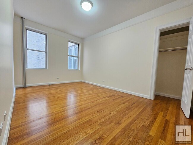 117 W 13th St in New York, NY - Building Photo - Building Photo
