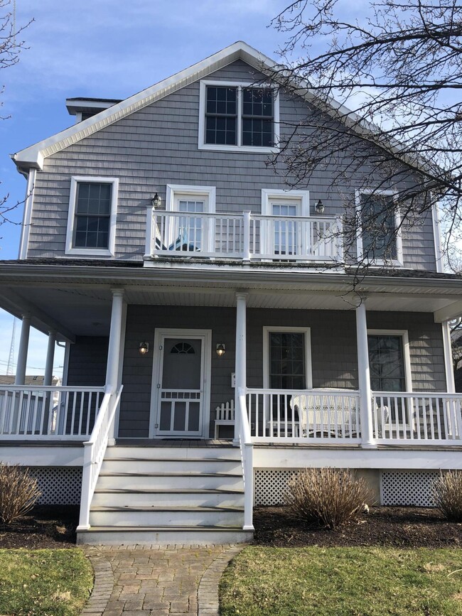 32 N Potter Ave in Manasquan, NJ - Foto de edificio - Building Photo