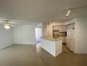 3370 Pinewalk Dr N in Margate, FL - Building Photo - Building Photo