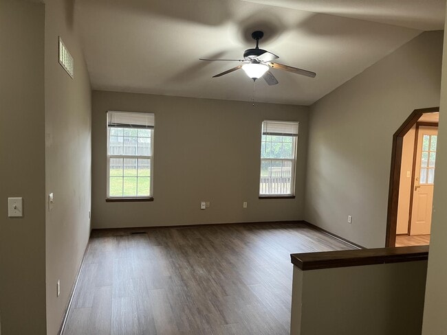 2715 N Parkdale St in Wichita, KS - Building Photo - Building Photo