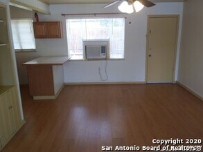 805 Eleanor Ave in San Antonio, TX - Building Photo - Building Photo