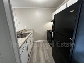 5874 Century Oaks Dr in Fayetteville, NC - Building Photo - Building Photo