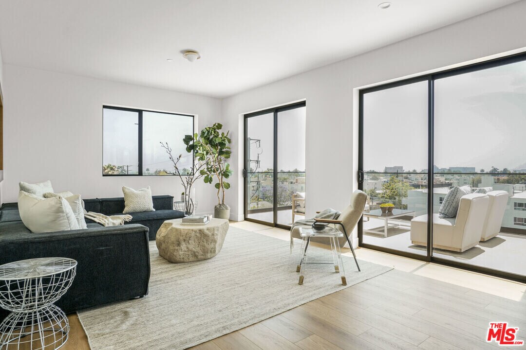 1822 Overland Ave in Los Angeles, CA - Building Photo