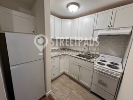 1315 Commonwealth Ave in Boston, MA - Building Photo