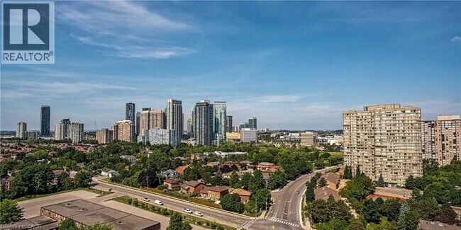 3525 Kariya Dr in Mississauga, ON - Building Photo - Building Photo