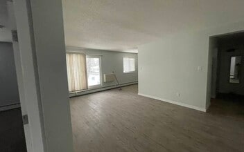 1017 Northumberland Ave in Saskatoon, SK - Building Photo - Building Photo