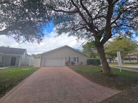 14912 SW 143rd Ct in Miami, FL - Building Photo