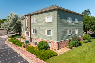 Creekside Place Apartments in Thornton, CO - Foto de edificio - Building Photo