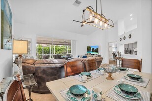 2851 Mizzen Way in Naples, FL - Building Photo