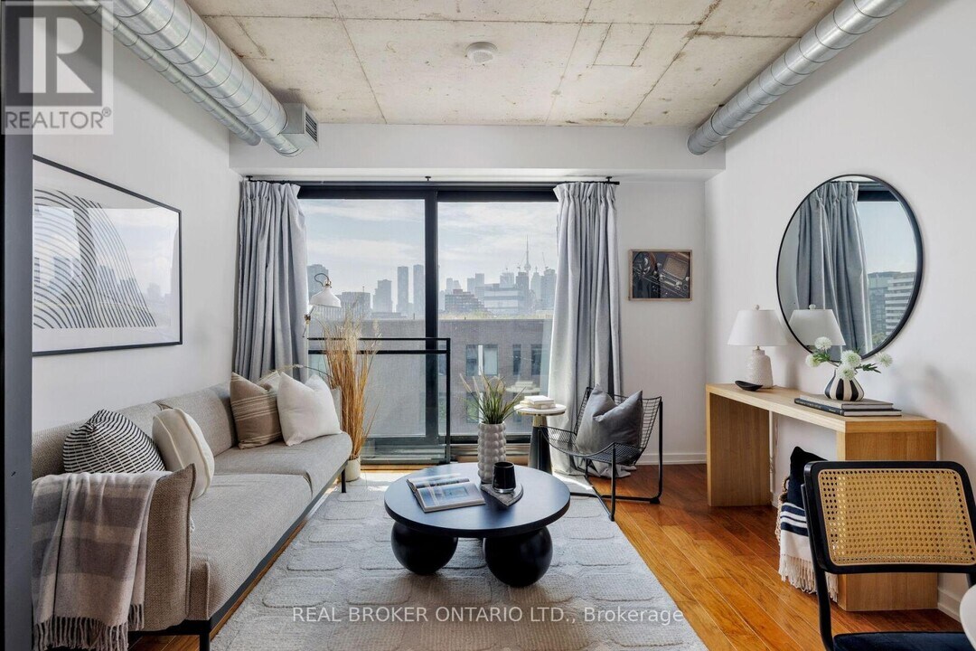 47 Lower River Street in Toronto, ON - Building Photo