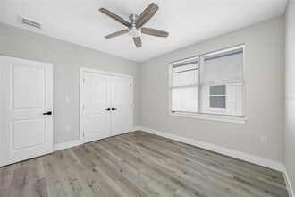 1039 53rd Ave N in St. Petersburg, FL - Building Photo - Building Photo