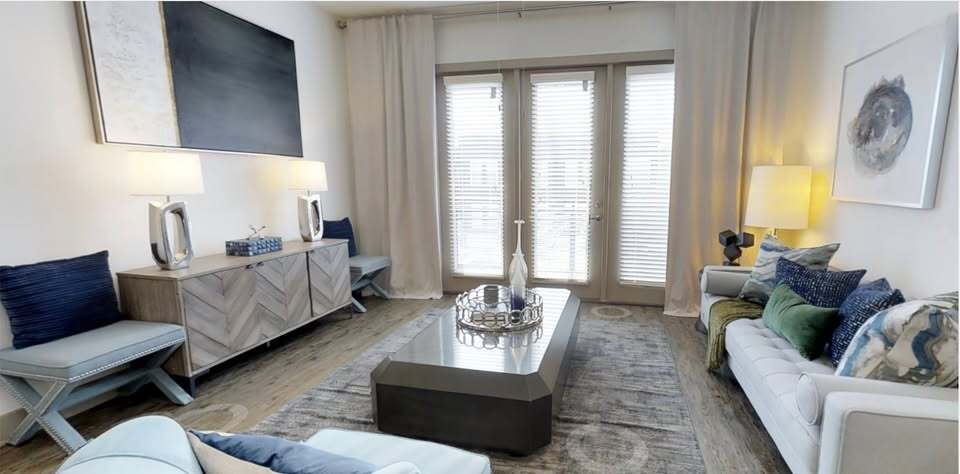 5005 Galleria in Farmers Branch, TX - Foto de edificio