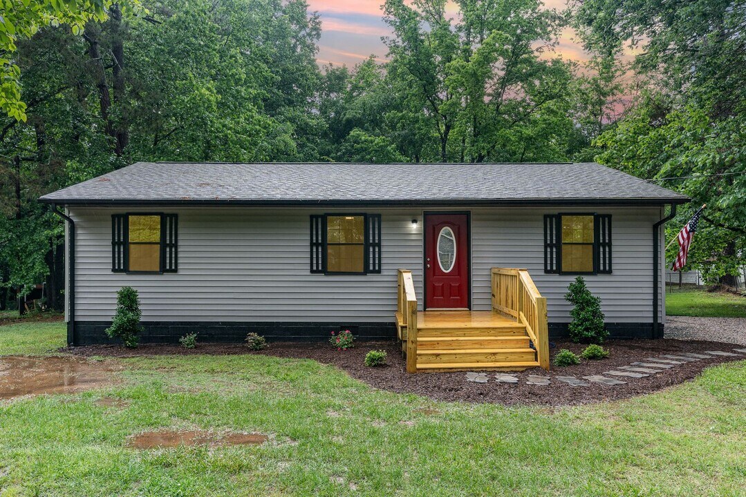 4420 W River Rd in Franklinton, NC - Building Photo